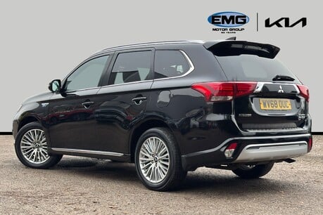 Mitsubishi Outlander 2.4h TwinMotor 13.8kWh 4h SUV 5dr Petrol Plug-in Hybrid CVT 4WD Euro 6 (s/s 5