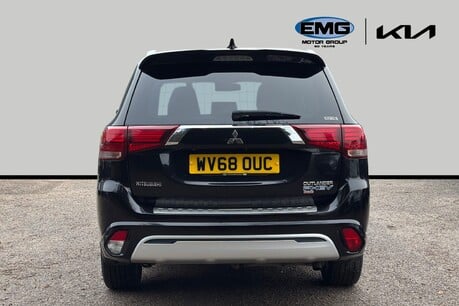 Mitsubishi Outlander 2.4h TwinMotor 13.8kWh 4h SUV 5dr Petrol Plug-in Hybrid CVT 4WD Euro 6 (s/s 6