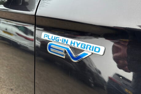 Mitsubishi Outlander 2.4h TwinMotor 13.8kWh 4h SUV 5dr Petrol Plug-in Hybrid CVT 4WD Euro 6 (s/s 38