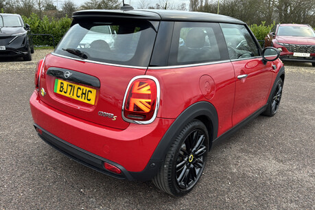 Mini Hatch 32.6kWh Level 2 Hatchback 3dr Electric Auto (184 ps) 29