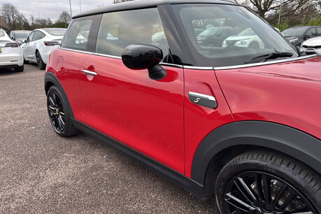 Mini Hatch 32.6kWh Level 2 Hatchback 3dr Electric Auto (184 ps) 32