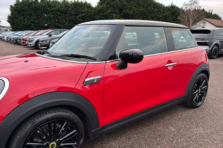 Mini Hatch 32.6kWh Level 2 Hatchback 3dr Electric Auto (184 ps) 36