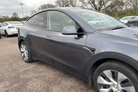 Tesla Model Y (Dual Motor) Long Range SUV 5dr Electric Auto 4WDE (384 bhp) 33