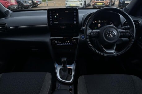 Toyota Yaris Cross 1.5 VVT-h Design E-CVT Euro 6 (s/s) 5dr 9