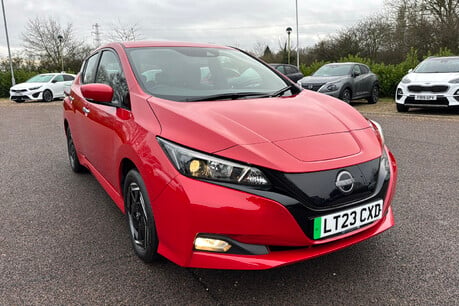 Nissan LEAF 39kWh Acenta Auto 5dr 32