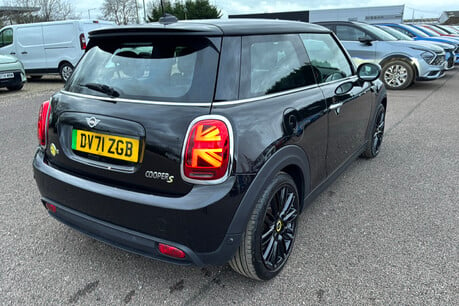 Mini Hatch 32.6kWh Level 2 Hatchback 3dr Electric Auto (184 ps) 28