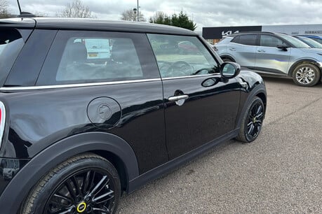 Mini Hatch 32.6kWh Level 2 Hatchback 3dr Electric Auto (184 ps) 30