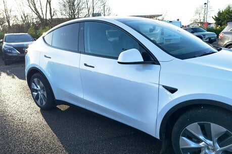 Tesla Model Y (Dual Motor) Long Range SUV 5dr Electric Auto 4WDE (384 bhp) 33