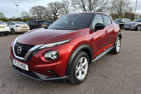 Nissan Juke 1.0 DIG-T N-Connecta DCT Auto Euro 6 (s/s) 5dr 33