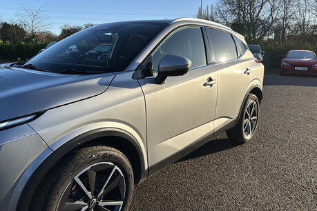 Nissan Qashqai 1.3 DIG-T MHEV Tekna Euro 6 (s/s) 5dr 36