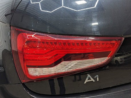 Audi A1 SPORTBACK TFSI BLACK EDITION 43