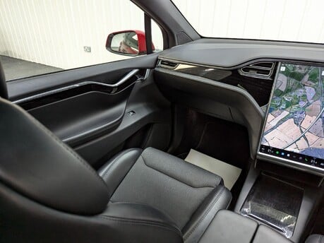 Tesla Model X 75D 47