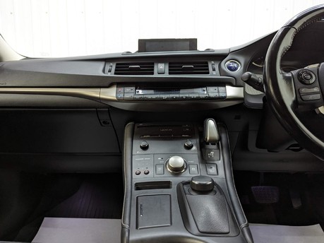 Lexus CT 200H ADVANCE 82