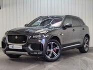 Jaguar F-Pace V6 S AWD 8