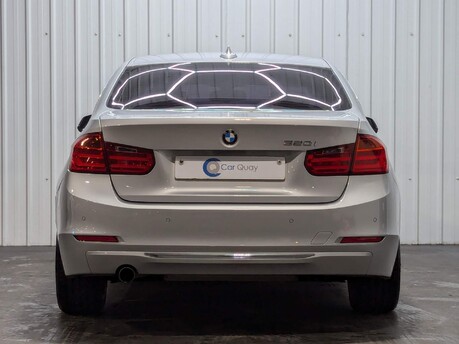 BMW 3 Series 320I LUXURY 29