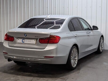 BMW 3 Series 320I LUXURY 34