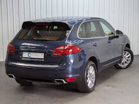 Porsche Cayenne D V6 TIPTRONIC 9