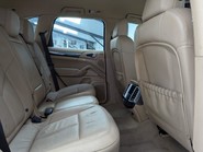 Porsche Cayenne D V6 TIPTRONIC 60