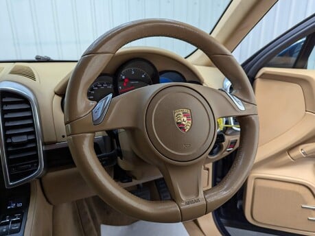 Porsche Cayenne D V6 TIPTRONIC 75