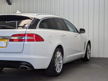 Jaguar XF D V6 PREMIUM LUXURY SPORTBRAKE 38