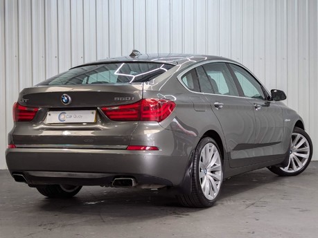 BMW 5 Series 550I LUXURY GRAN TURISMO 2