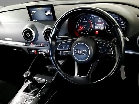 Audi A3 TDI SPORT 5