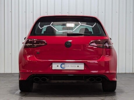 Volkswagen Golf R 37