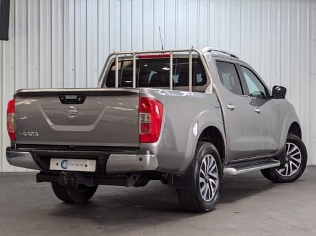 Nissan Navara DCI TEKNA 4X4 SHR DCB 2