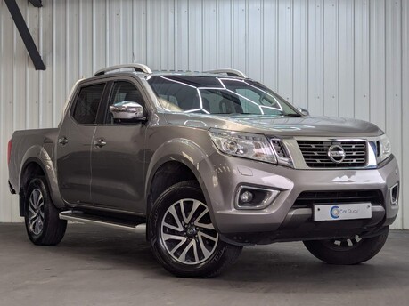 Nissan Navara DCI TEKNA 4X4 SHR DCB 6