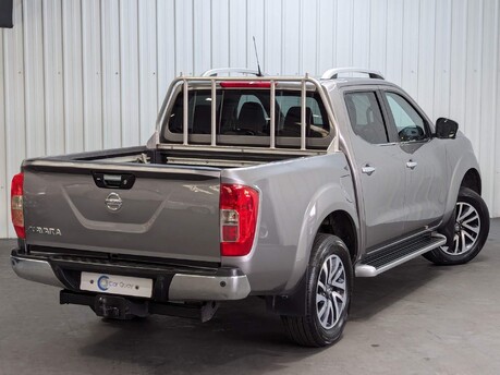 Nissan Navara DCI TEKNA 4X4 SHR DCB 10