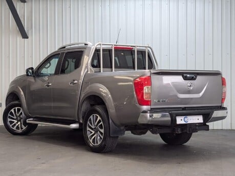 Nissan Navara DCI TEKNA 4X4 SHR DCB 11