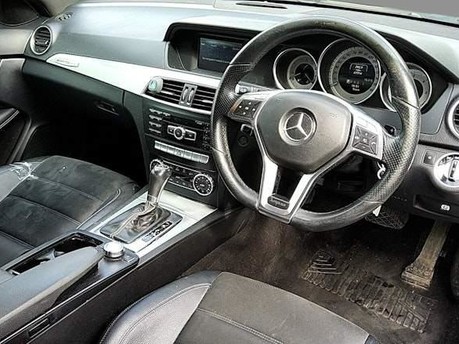 Mercedes-Benz C Class C220 CDI AMG SPORT EDITION 3