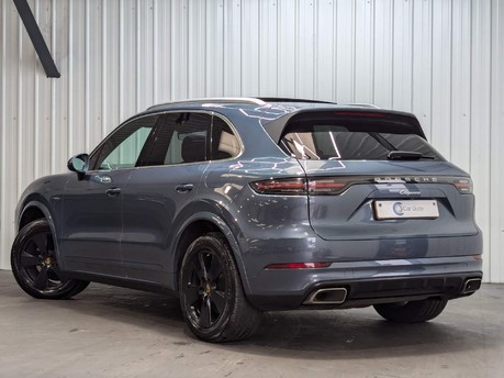 Porsche Cayenne V6 9