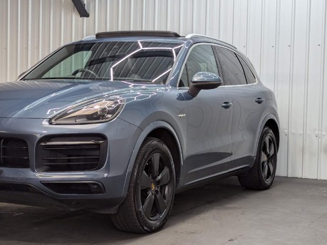 Porsche Cayenne V6 16