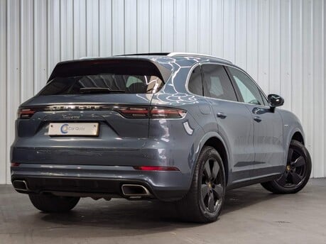 Porsche Cayenne V6 2