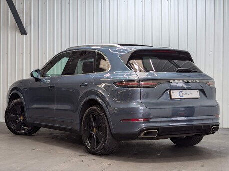 Porsche Cayenne V6 11