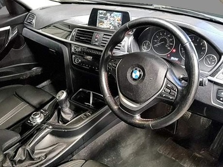 BMW 3 Series 318I SPORT 5