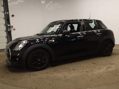 Mini Hatch COOPER 7