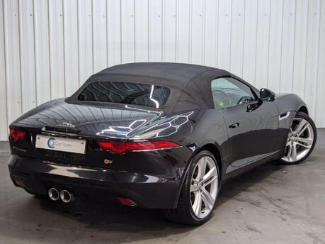 Jaguar F-Type V6 S 17