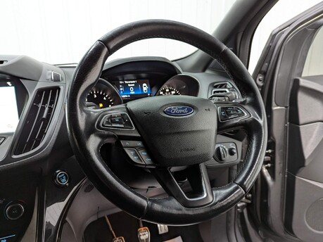 Ford Kuga ST-LINE TDCI 75