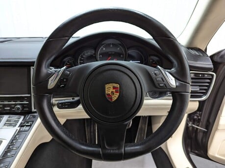 Porsche Panamera D V6 TIPTRONIC 73