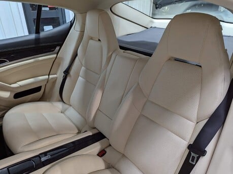 Porsche Panamera D V6 TIPTRONIC 66