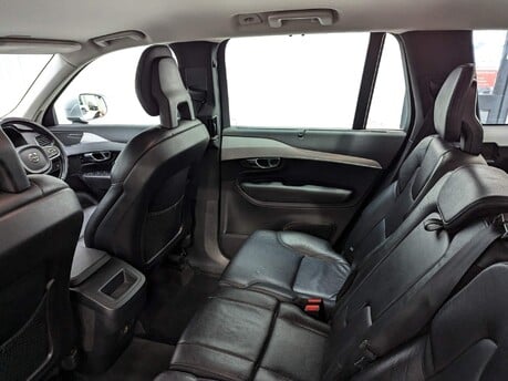 Volvo XC90 D5 MOMENTUM AWD 63