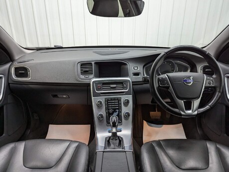 Volvo V60 D5 TWIN ENGINE SE NAV 3