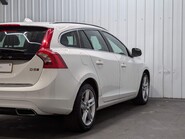 Volvo V60 D5 TWIN ENGINE SE NAV 37