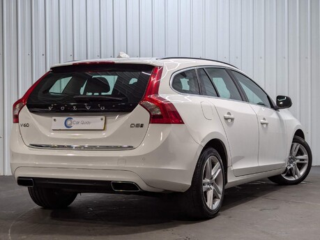 Volvo V60 D5 TWIN ENGINE SE NAV 2