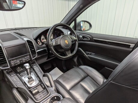 Porsche Cayenne D V6 TIPTRONIC 46