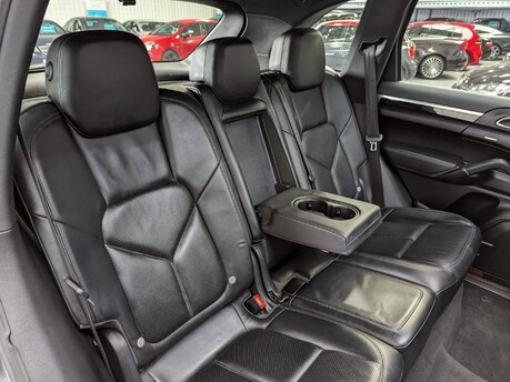 Porsche Cayenne D V6 TIPTRONIC 60