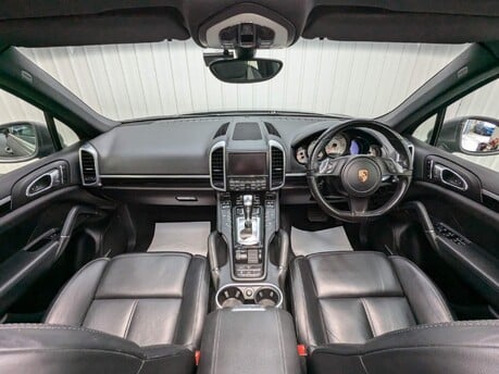 Porsche Cayenne D V6 TIPTRONIC 77