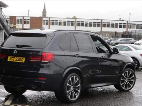 BMW X5 M50D 2